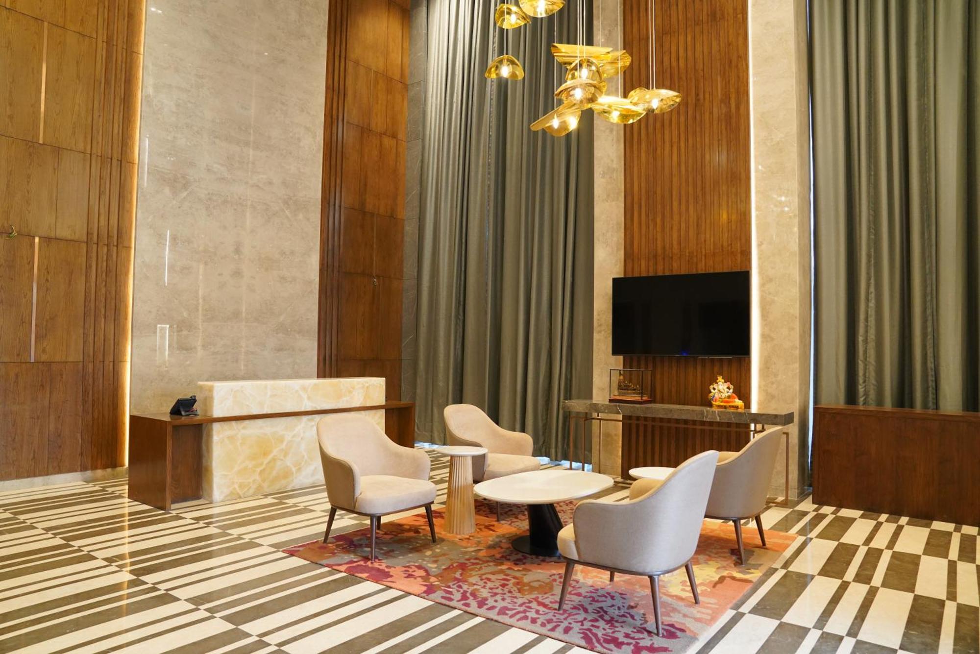 فندق Ramada By Wyndham Gorakhpur Gorakhnath Mandir Road المظهر الخارجي الصورة
